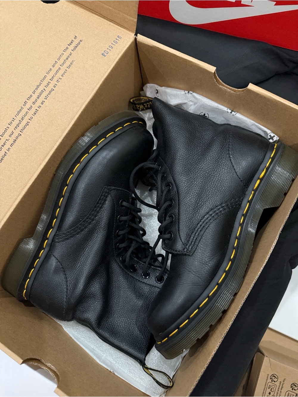 Dr. Martens Black 1460 Pascal